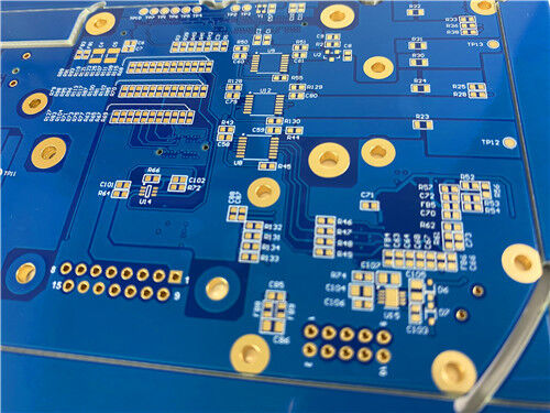 Le Rogers RO4450F Bondply peut être utilisé pour un PCB multicouche de 8 couches avec un poids de cuivre mixte, composé de 4mil RO4350B + TG170 FR-4 + 8mil RO4003C